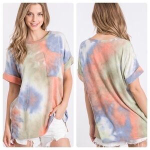 ❤️ Pretty tie dye top, size large.